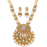 Gold Toned With Off White Studded Kundan Jewellery Set