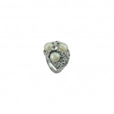Designer Ring With Multiple Shinny Stones And Pearls 